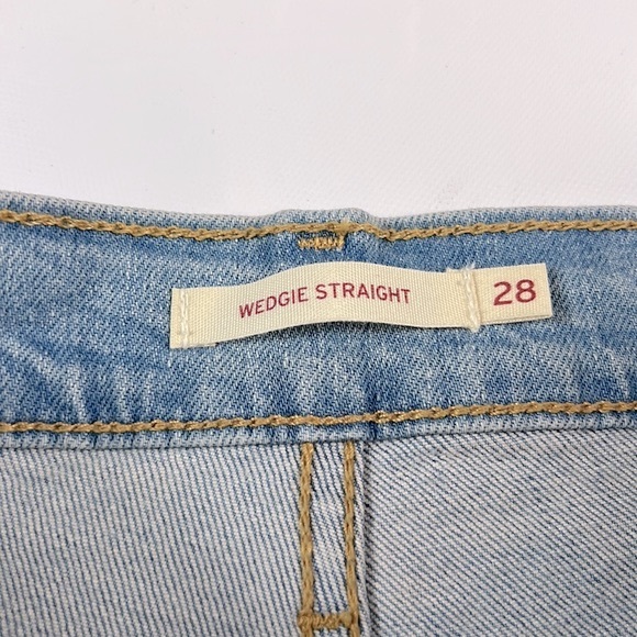 Levi’s Wedgie High Rise Distressed Staight Jeans - Picture 6 of 11